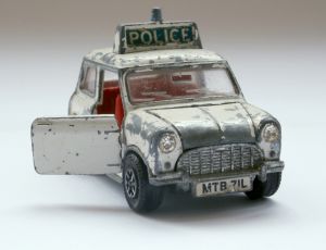 795858_mini_car.jpg