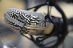 microphone-1428971-m.jpg